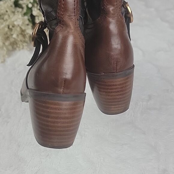 ‎LUCCA LANE MARELLA Two Toned Riding Boots [SIZE 7] - Picture 3 of 8